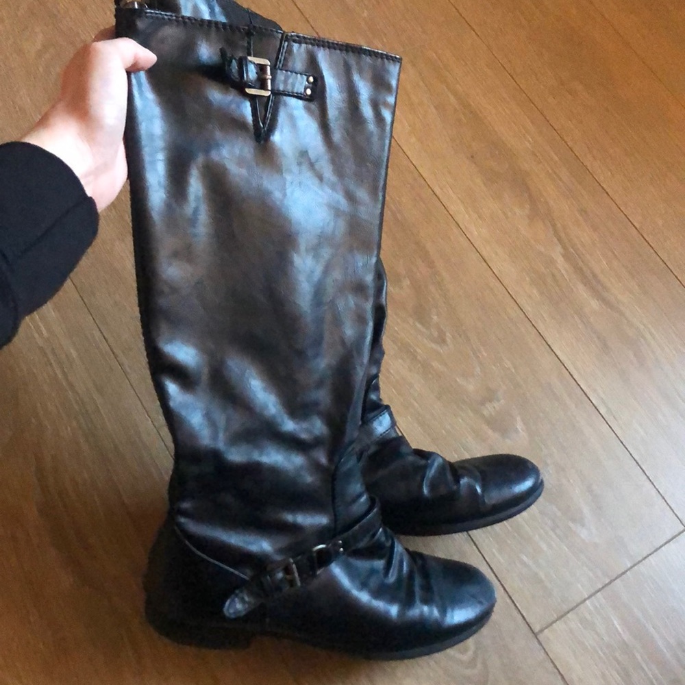 Black boots